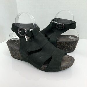 Dansko Sz 42/11.5-12 Sera Black Milled Nubuck Leather Wedge Sandals Ankle Strap